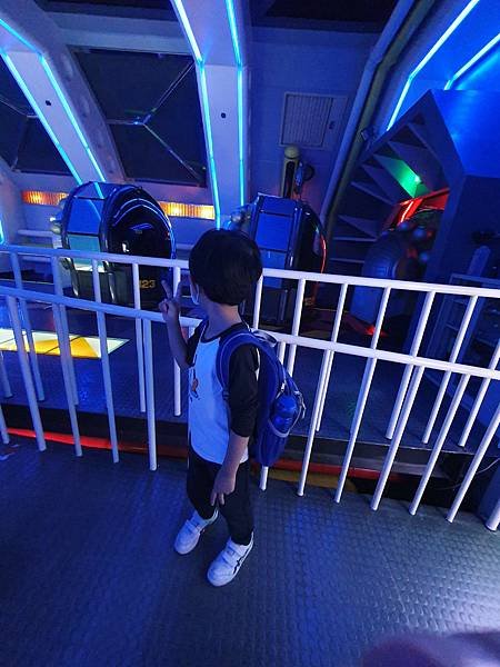 7Y8M。參觀天文館