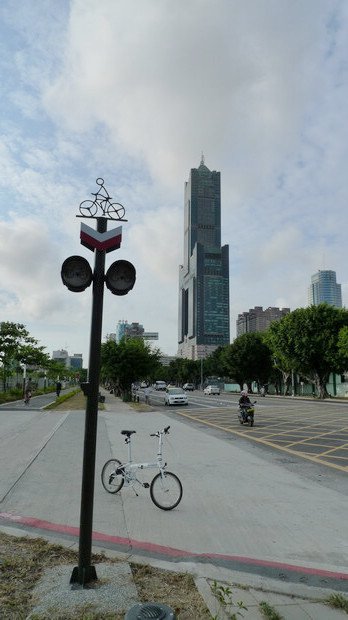 20090517 西臨港自行車道新光停車場前北向