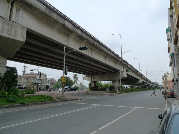 20090524 新高屏大橋下高屏溪河岸自行車道入口