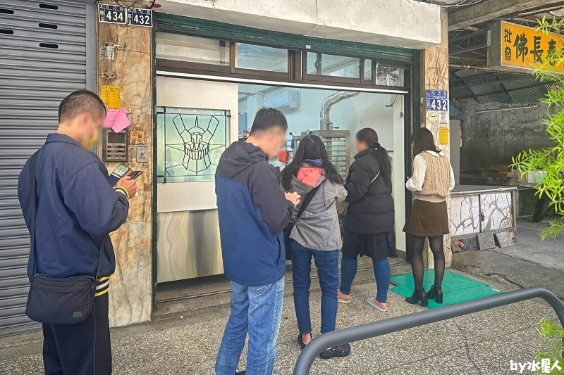 成功水晶餃：台中水晶餃推薦，現場純手工現包，僅此一家薄皮水晶