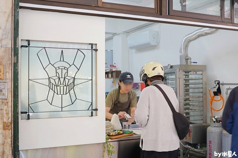 成功水晶餃：台中水晶餃推薦，現場純手工現包，僅此一家薄皮水晶