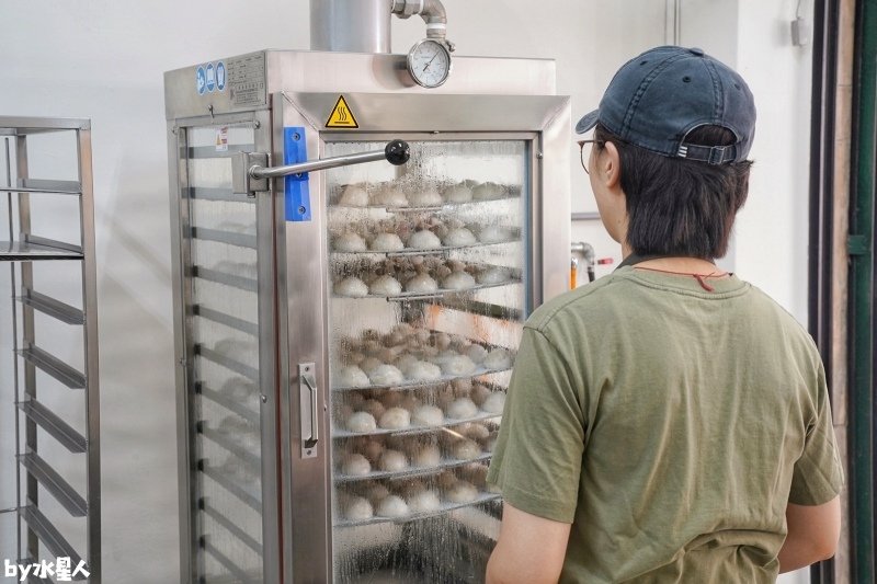 成功水晶餃：台中水晶餃推薦，現場純手工現包，僅此一家薄皮水晶
