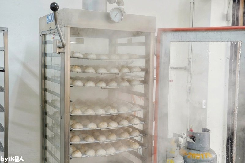 成功水晶餃：台中水晶餃推薦，現場純手工現包，僅此一家薄皮水晶
