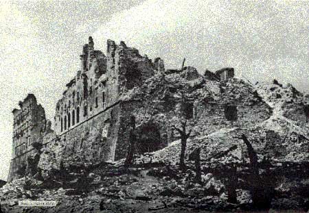 Montecassino_post_bombing_BR.jpg