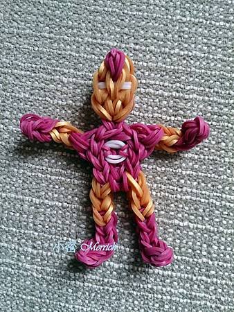 小密_Rainbowloom_ironman_201408.jpg