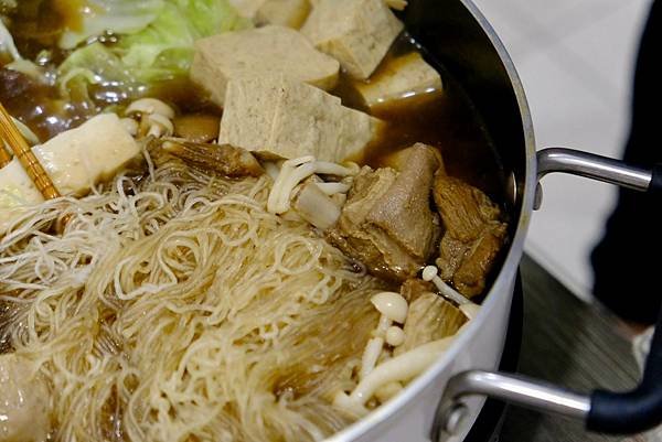 鄉野羊肉爐三款湯頭大評比｜藥膳、清燉、胡椒齊上陣，宅配美食輕