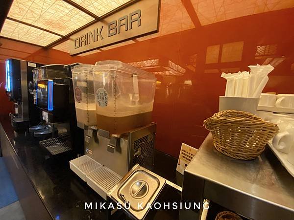 飲料吧檯 drink bar MO-MO-PARADISE用餐環境 高雄夢時代 統一時代百貨 吃到飽 用餐心得 美食推薦 MOMO壽喜燒 前鎮火鍋推薦