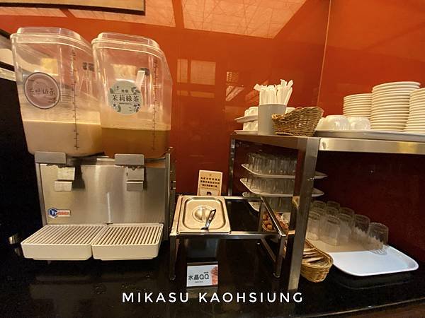 飲料吧檯 drink bar MO-MO-PARADISE用餐環境 高雄夢時代 統一時代百貨 吃到飽 用餐心得 美食推薦 MOMO壽喜燒 前鎮火鍋推薦