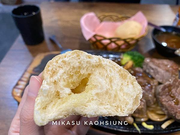 2022年 111年 阿財原肉牛排 原塊牛排用餐心得 餐包