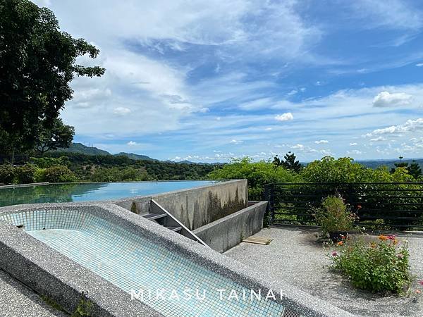 台南網美景點 仙湖農場 俗女養成記2 民宿 無邊境游泳池 無邊界泳池 可愛動物 親子農場 農場環境介紹