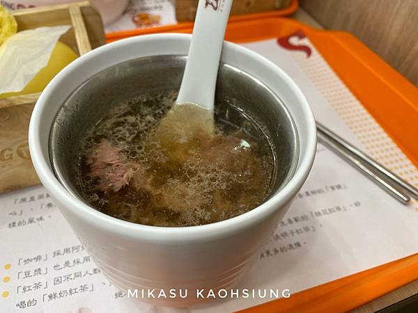 高雄鼓山區聚餐餐廳 真籠國際連鎖餐飲 蒸籠美食大亂鬥 港點 鹹湯 甜湯 蒸籠煲飯煲湯