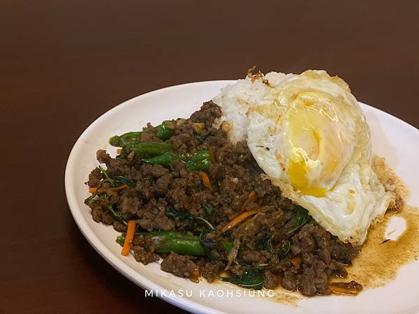 高雄小港yami泰式料理2023菜單分享 打拋牛肉飯