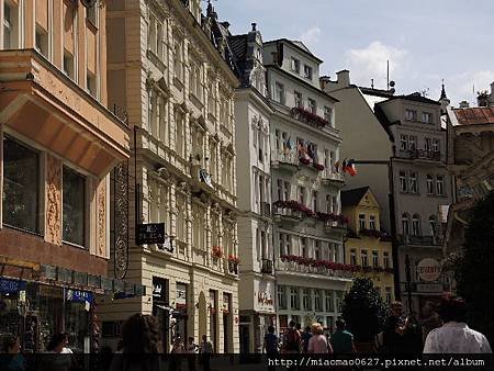 KAROLVY VARY-28