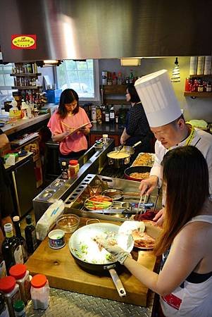 在米卡洛~輕鬆上菜~住民宿簡單料理烹飪教學ing~宜蘭民宿 住民宿吃美食~