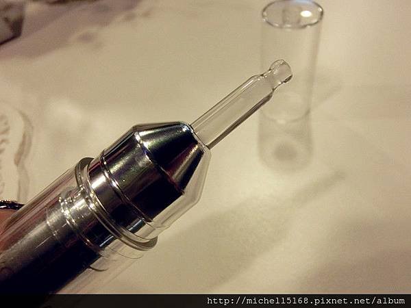 巴黎萊雅：玻尿酸抗皺微導系列--50X最高濃度玻尿酸注入，內補水、外抗皺