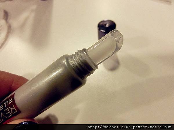 巴黎萊雅：玻尿酸抗皺微導系列--50X最高濃度玻尿酸注入，內補水、外抗皺巴黎萊雅：玻尿酸抗皺微導系列--50X最高濃度玻尿酸注入，內補水、外抗皺