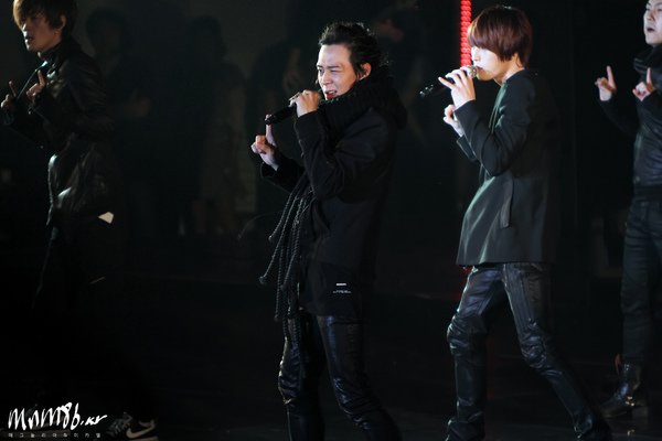 天 101012 JYJ Worldwide Showcase in Seoul (11).jpg