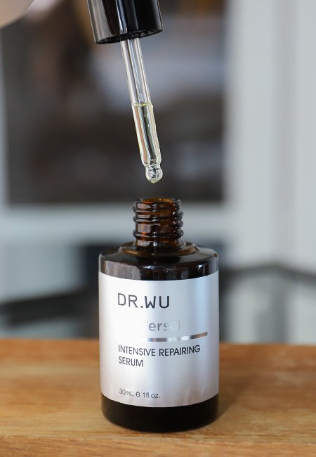 DR.WU角鯊潤澤修復精華滴管式的設計