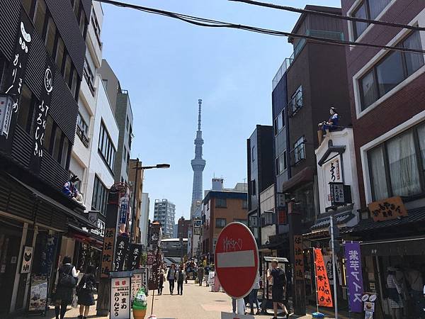 ▌東京 Day1 ▌東京歷史最悠久的雷門淺草寺、東京平價連鎖