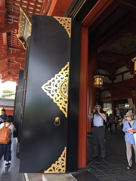 ▌東京 Day1 ▌東京歷史最悠久的雷門淺草寺、東京平價連鎖