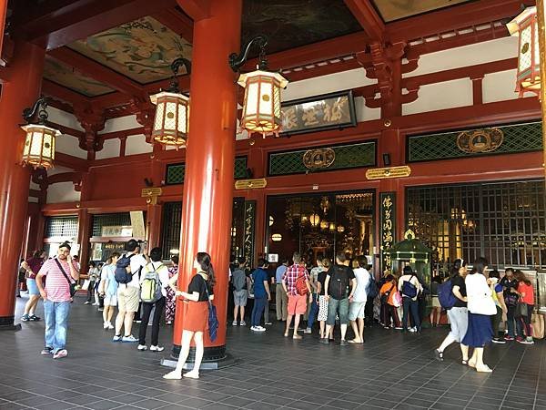 ▌東京 Day1 ▌東京歷史最悠久的雷門淺草寺、東京平價連鎖