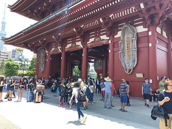 ▌東京 Day1 ▌東京歷史最悠久的雷門淺草寺、東京平價連鎖