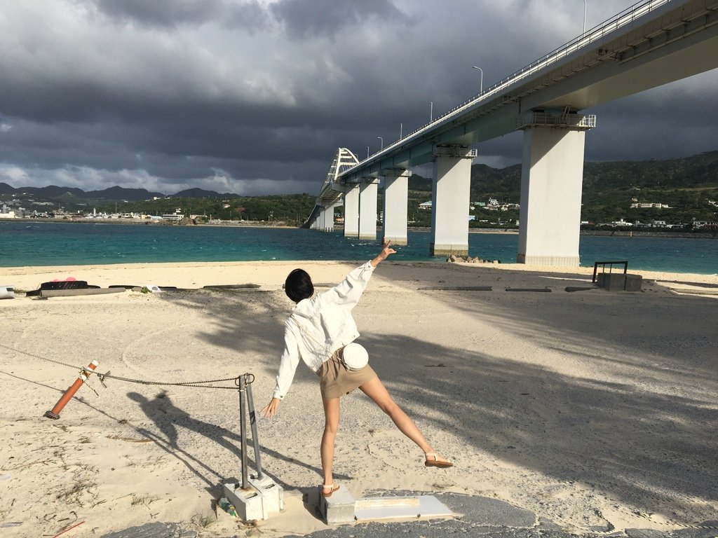 ▌沖繩 Day4 ▌沖繩必吃美食 琉球の牛、悠閒吹海風散步在
