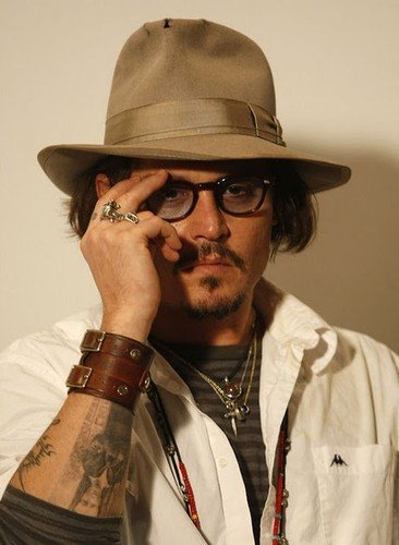 actor,glasses,hat,johnny,depp,press,conference,tattoo-fdb60f05bf3da966fe47ed80cfc1447e_h.jpg