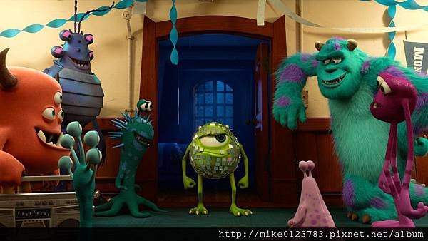 Monsters-University-Glittery-Mike-1024x576