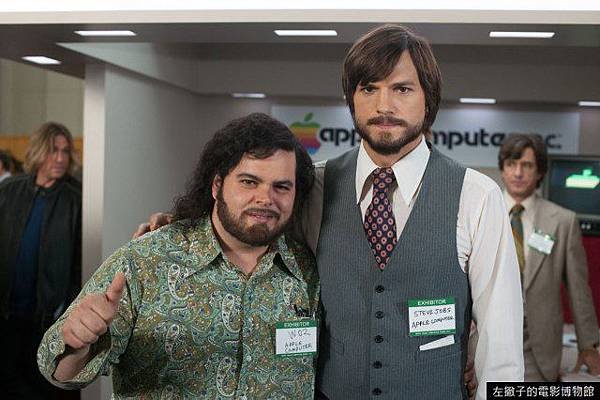 cn_image.size.jobs-ashton-kutcher-josh-gad