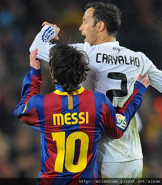Clasico-1129-Messi-Carvalho1.jpg