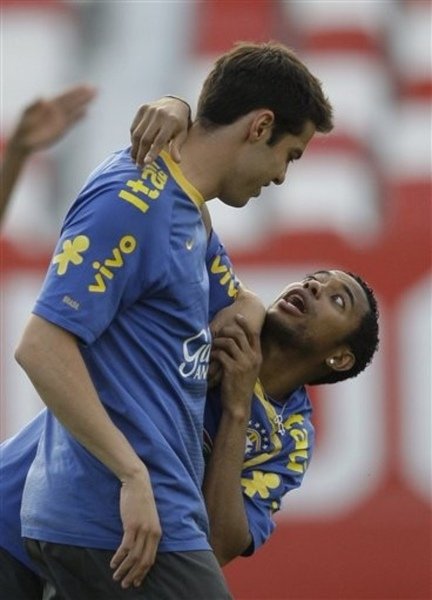 巴西-20090331-kaka-Robinho.jpg