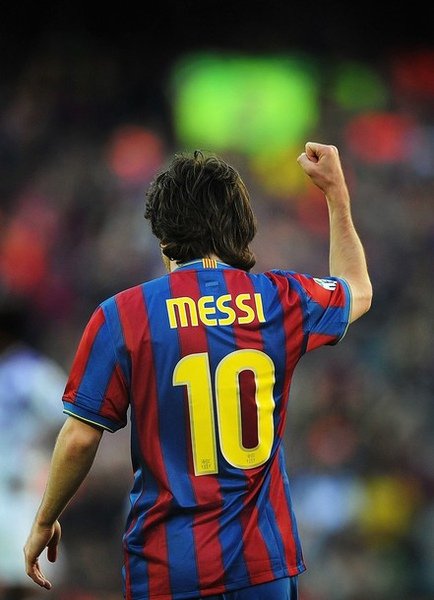 Barca-20100516-奪冠-Messi背影.jpg