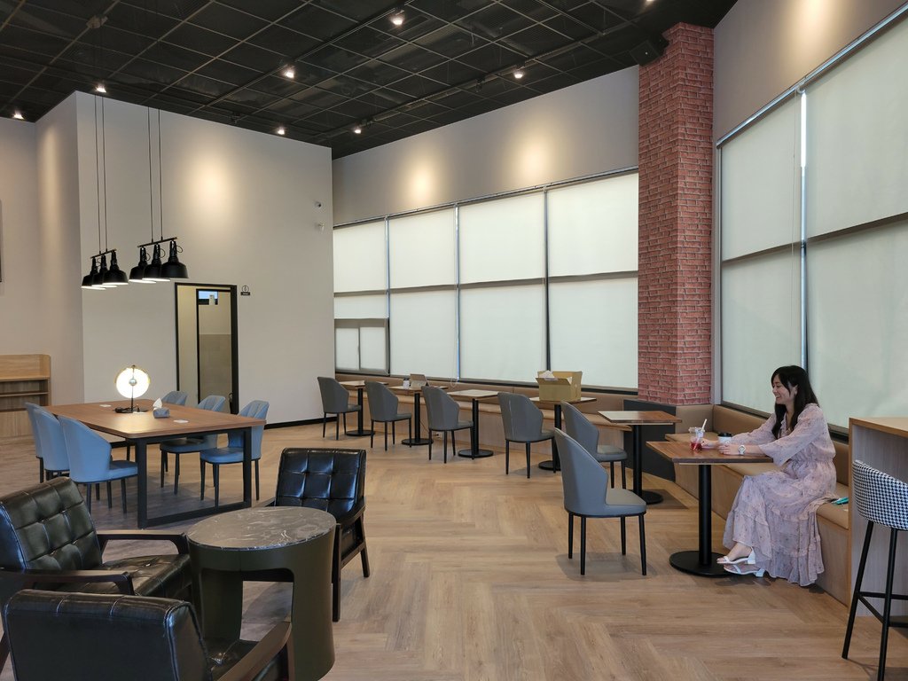 台中海線最新景點｜梧樂新創園區｜91°N CAFE NATI