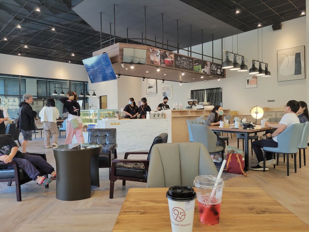 台中海線最新景點｜梧樂新創園區｜91°N CAFE NATI