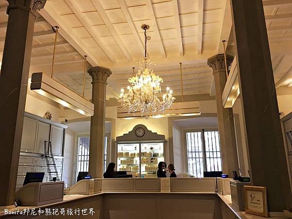 百年修道院藥妝店24.jpg