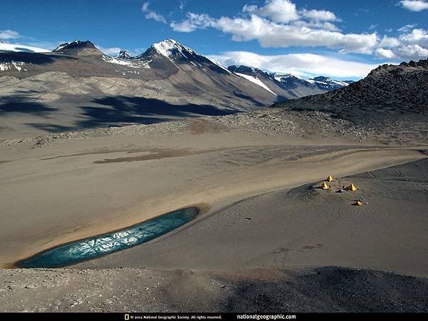 antarctica-dry-valley-516357-lw