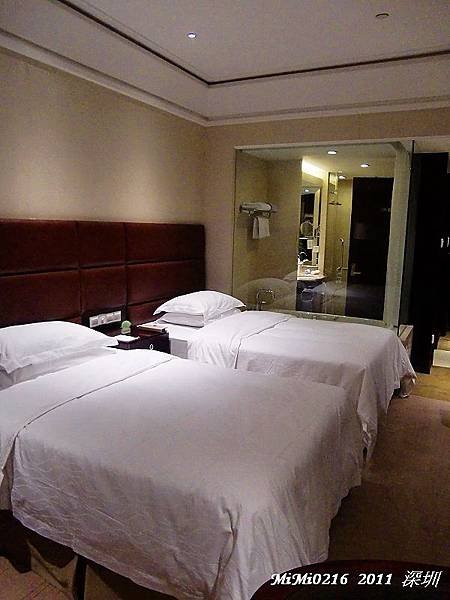 2011.4.10 到百合酒店已經很晚了。