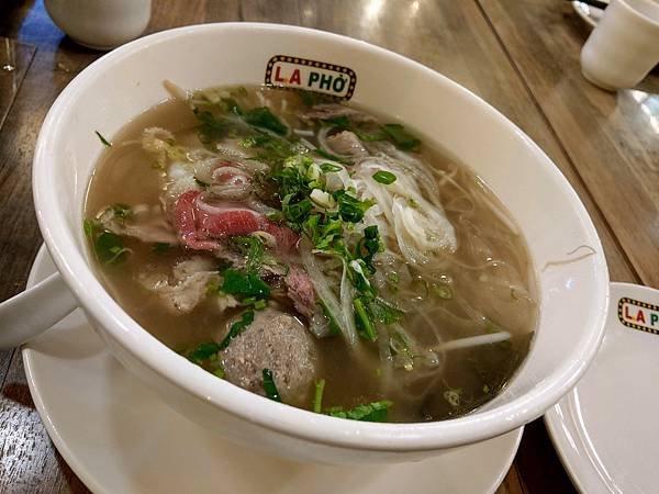 [L.A PHO 越南美食餐廳]信義區美食-招牌河粉湯鮮味美