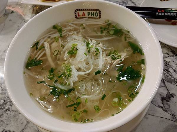 [L.A PHO 越南美食餐廳]信義區美食-招牌河粉湯鮮味美