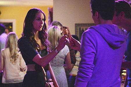 Pretty Little Liars 4x5 (10).jpg