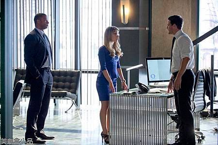 Arrow2x1 (6).jpg