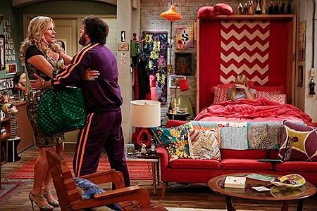 2 Broke Girls 3x1 (7).jpg