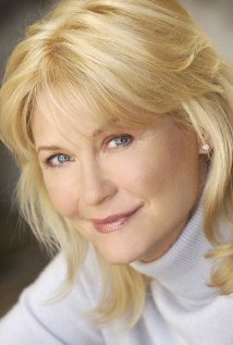 Dee Wallace.jpg