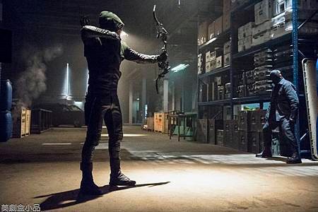 Arrow2x8 (18).jpg