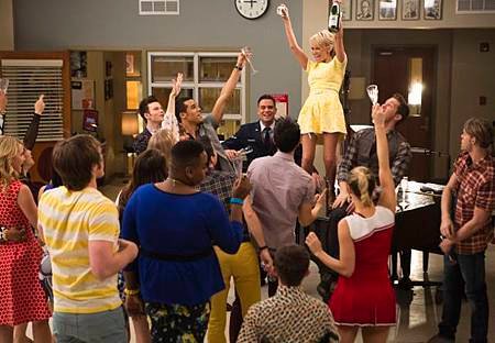 Glee5x12 (3).jpg