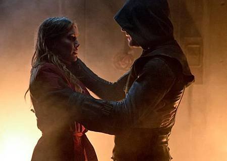 Arrow2x22 (2).jpg