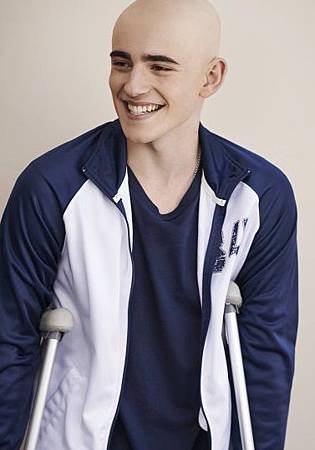 Red Band Society - Full Set of Cast Promotional Photos (7)_595_slogo.jpg