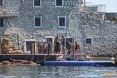 Game Of Thrones s05 set 2014 09 02 (13).jpg