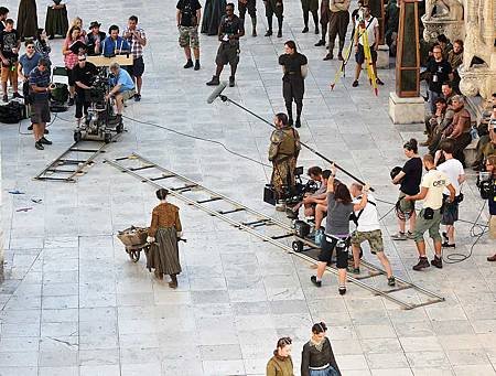 Game Of Thrones s5 set 2014 09 28 (13).jpg
